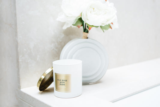 Aurefua  Silk Rose & Oudh Candle
